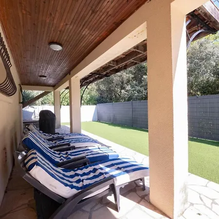 L'idylle - Maison Moderne Avec Piscine Hotell 3*